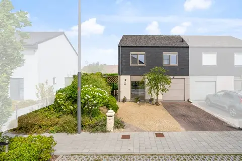 Energy-efficient 3-bedroom house with a garden