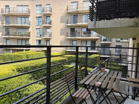 Nice recent apartment (2012) in private park