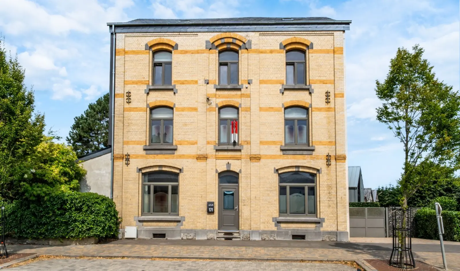 Herenwoning met 5 slaapkamers en tuin