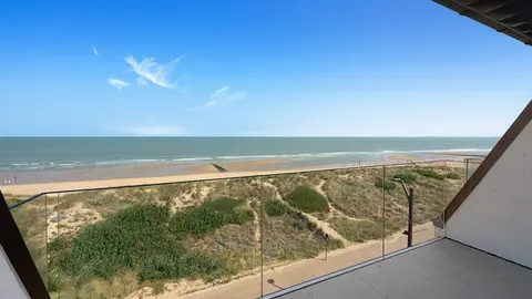 Magnifiek appartement op de wandeldijk in het Zoute, met ...