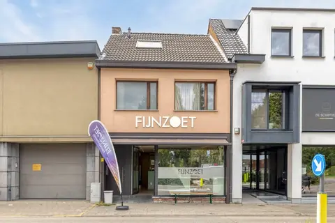 Te renoveren woning met handelsruimte in centrum Kruibeke