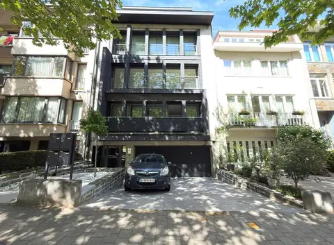 Beautiful two-bedroom apartment in a small condominium