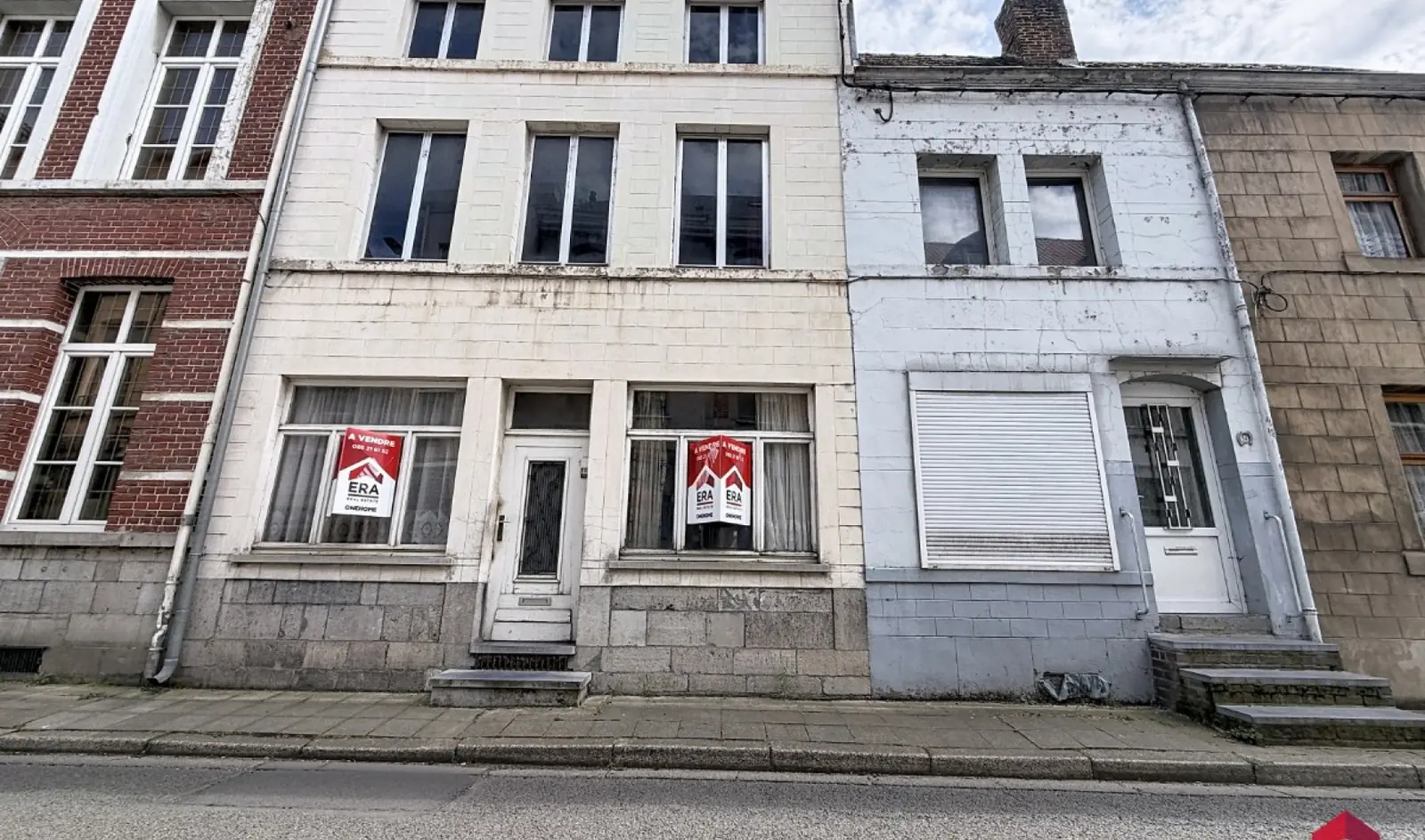 Te renoveren woning met veel potentieel!