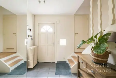 Charming house with large garden and garage