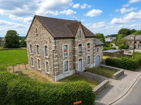 Spacious house for sale with garden