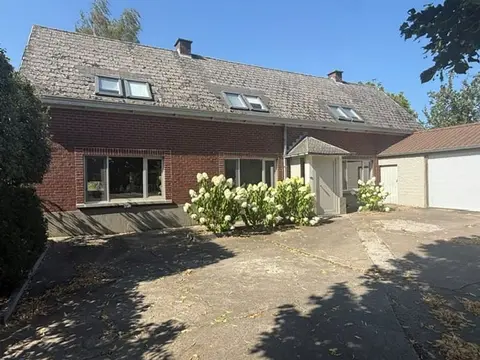 Goed onderhouden woning voorzien van alle comfort en prac...