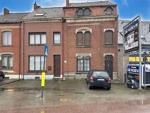 Charming 3-bedroom home with city garden, just steps from th