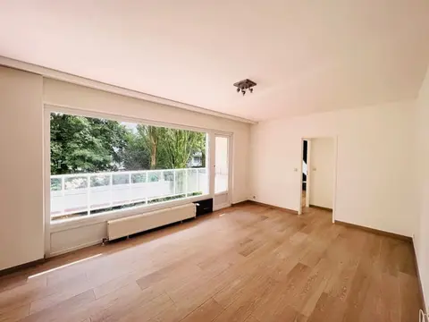 Close to Beaulieu metro station – Flat with a terrace!