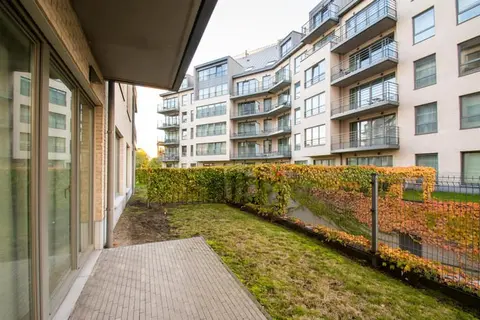 STUNNING 2 bedrooms apartment with GARDEN (NATO)