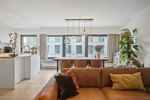 Gerenoveerd app. met 2 slpkrs op toplocatie in hartje Mec...