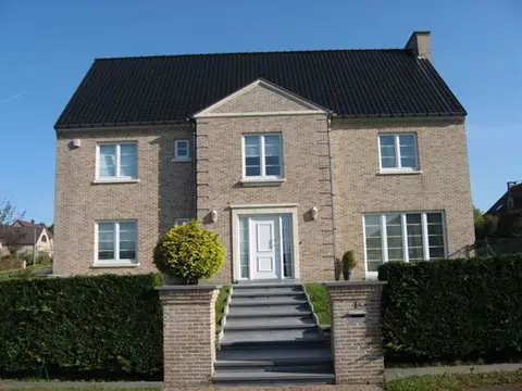 WATERLOO - MONT SAINT JEAN - SPACIEUSE VILLA