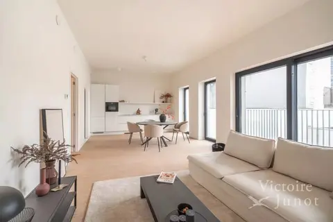 Heart of XL - Beautiful 2-bedroom apartment with rear terrac