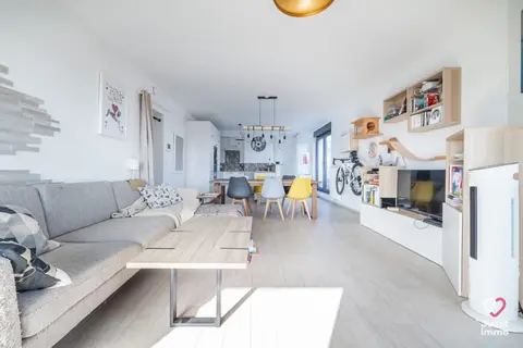 Bel appartement 2 chambres avec terrasse