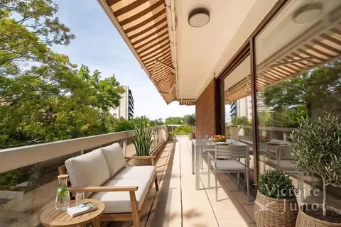 Messidor – Beautiful 3-bedroom apartment with dressing room,