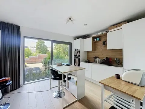 3-bedroom bel-etage house for rent