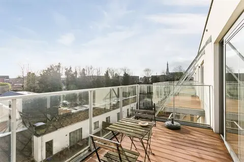 Recent appartement met ondergrondse parkeerplaats