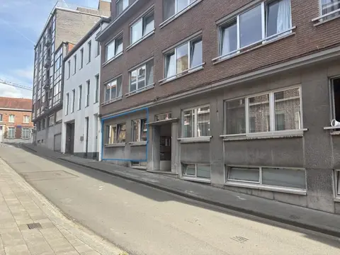Gemeubeld gelijkvloers appartement met 2 slaapkamers en r...
