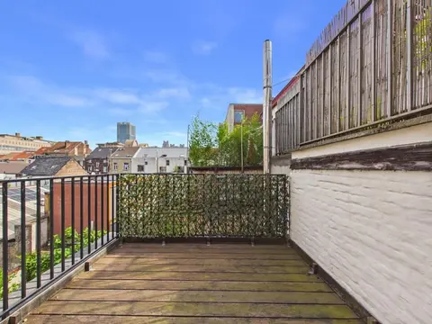 Saint-Gilles | Two-bedroom duplex with terrace!