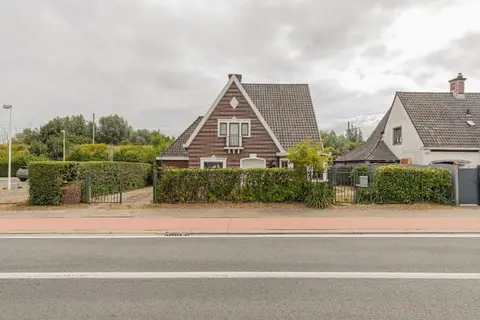 Karaktervolle open bebouwing met 3 slaapkamers en grote t...