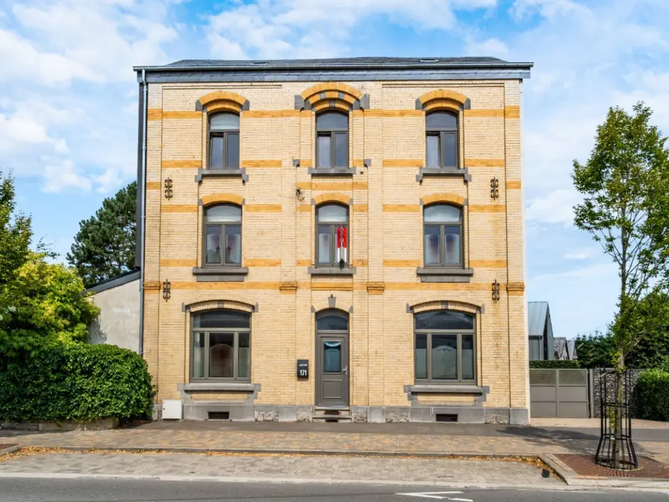 Herenwoning met 5 slaapkamers en tuin