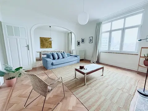 Bel apt meublé de 2 chambres! TOP SITUATION!