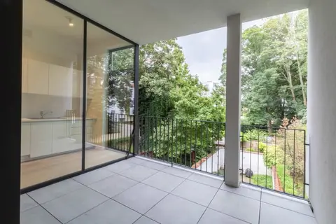 Brugmann - Superb 2 bed apartment + terrace