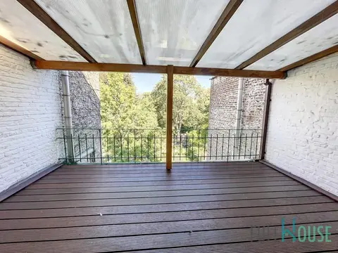1 bedroom Penthouse to rent in Ixelles