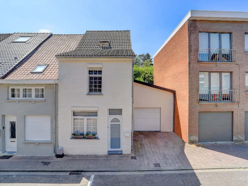 Instapklare woning met tuin in centrum Hoeilaart