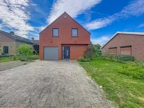 SUPERBE VILLA 3 CHAMBRES AVEC JARDIN ET GARAGE