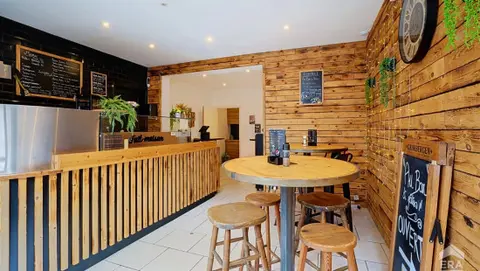 ESPACE COMMERCIAL IDÉALEMENT SITUÉ