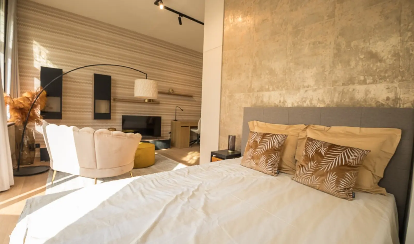 Drie luxueuze studentenkamers te koop in Brugge