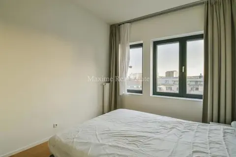2 bedroom app // furnished
