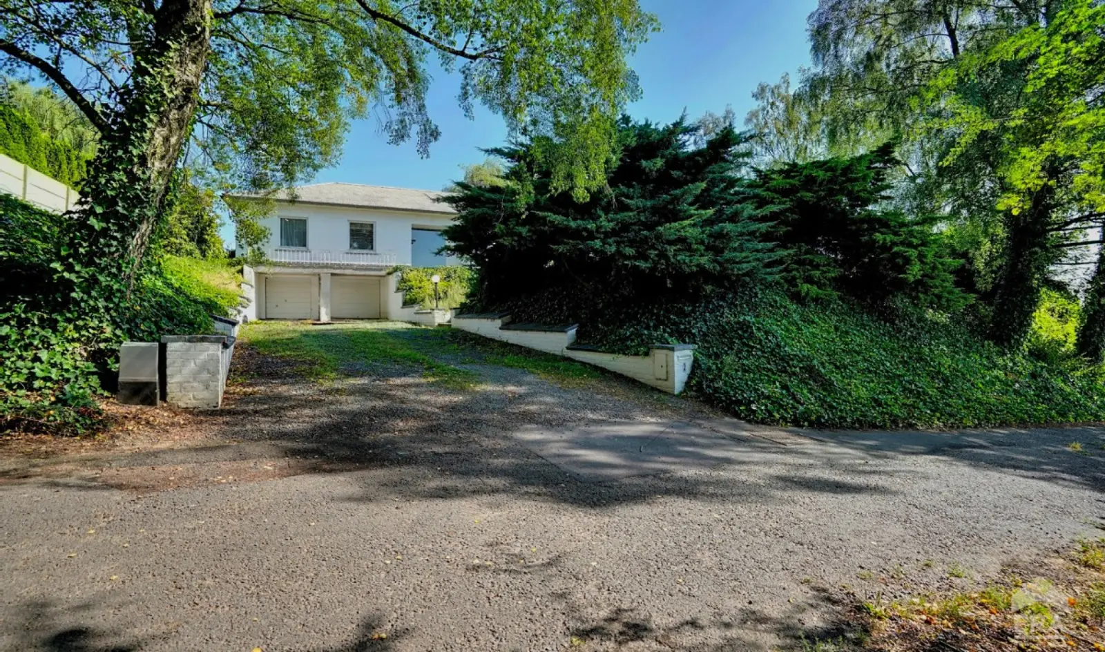 GELIJKVLOERSE VILLA OP BIJNA 16 ARE – EEN ZELDZAAM AANBOD IN