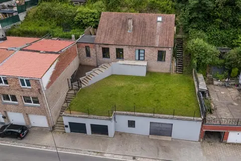 Renovated Bungalow with Warehouse