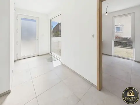 Modern house with 4 bedrooms and 2 bathrooms