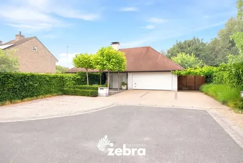 Villa in doodlopende straat te Roeselare!