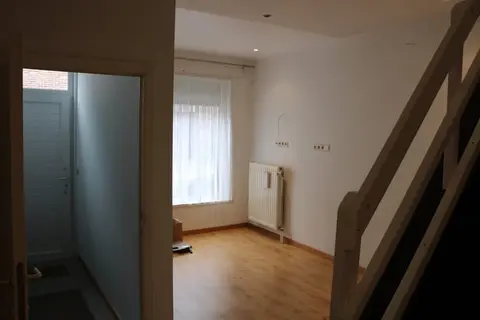 RENOVATED HOUSE WITH 3 BEDROOMS AND GARDEN