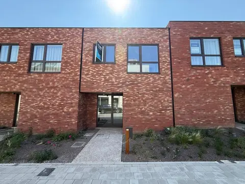 New-build house with 3 bedrooms, garden and carport