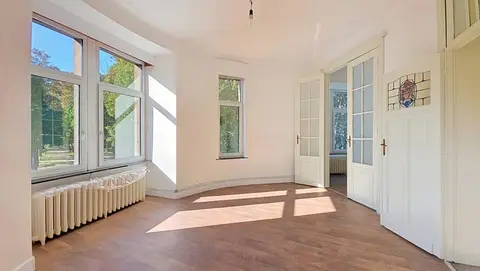 Wonderful Art&Deco apartment with 3 bedrooms + office