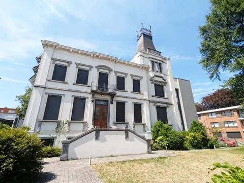 Low-energy one-bedroom flat with parking