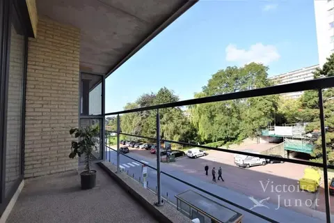 Beautiful furnished one-bedroom apartment + office