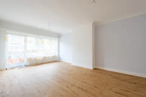 Renovated Apartment with Terrace in Woluwe