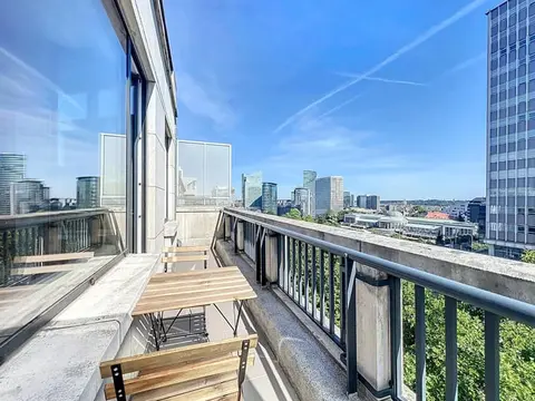 BOTANICAL GARDEN/MADOU- SUPERB FURNISHED 1 BEDROOM + TERRACE