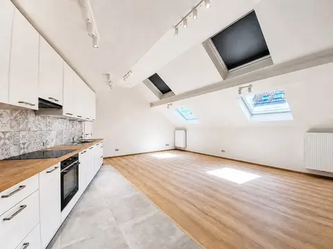 Two-bedroom apartment of 70 m² freshly renovated