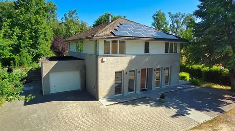 Villa with Panoramic Views at the Entrance to the Forest