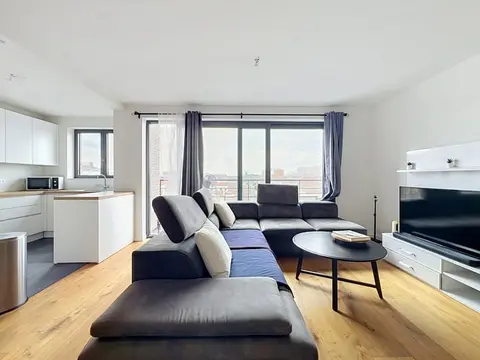 Bright 2-bedroom apartment with terrace!