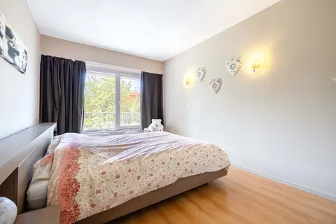 One-bedroom flat with a large terrace and a dressing
