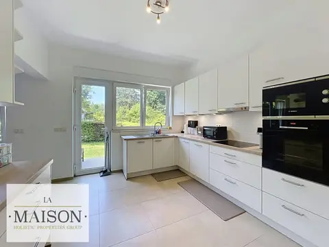 WOLUWE-SAINT-PIERRE, 6-bedroom house, garden, garage.