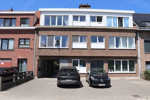 Rustig gelegen appartement op de 1eV met 2 SLK, garage en...