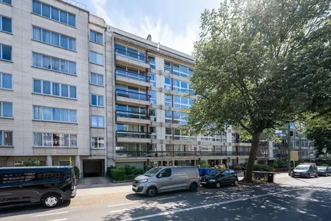 Gribaumont - apartment   3-bed /2 bath - Garage and terrace
